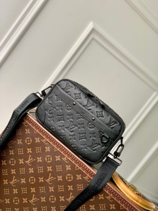 LV M46955 Alpha Messenger