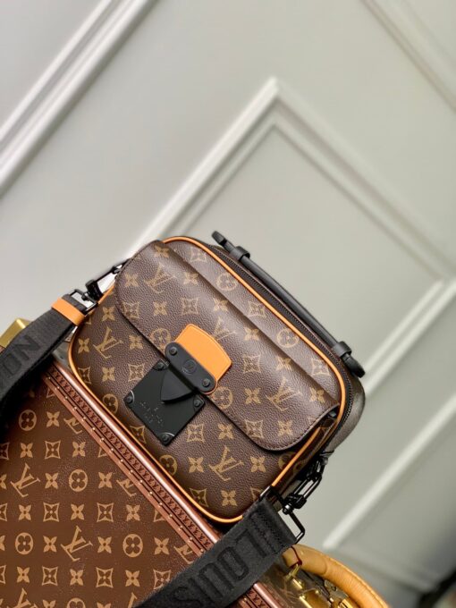 LV S-Lock Messenger