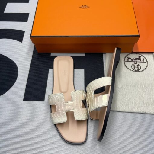 Hermes Oran Sandal H232 (Wmns)