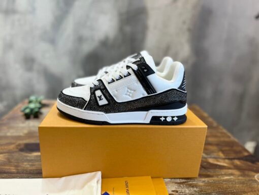 LV Trainer Swarovski Black