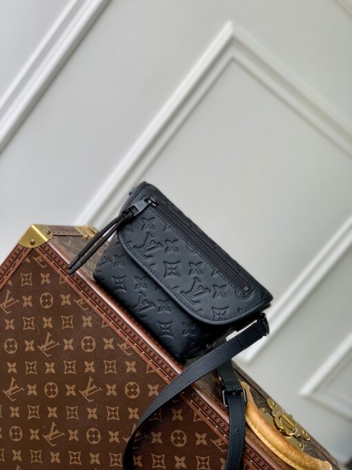 LV M12636 Pulse Wearable Wallet