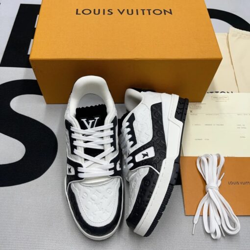 LV Trainer Embossing Black