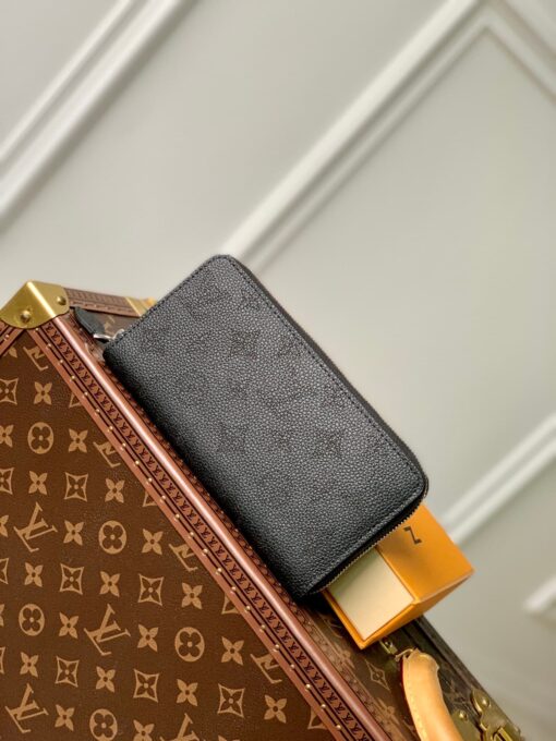 LV Zippy Wallet Noir