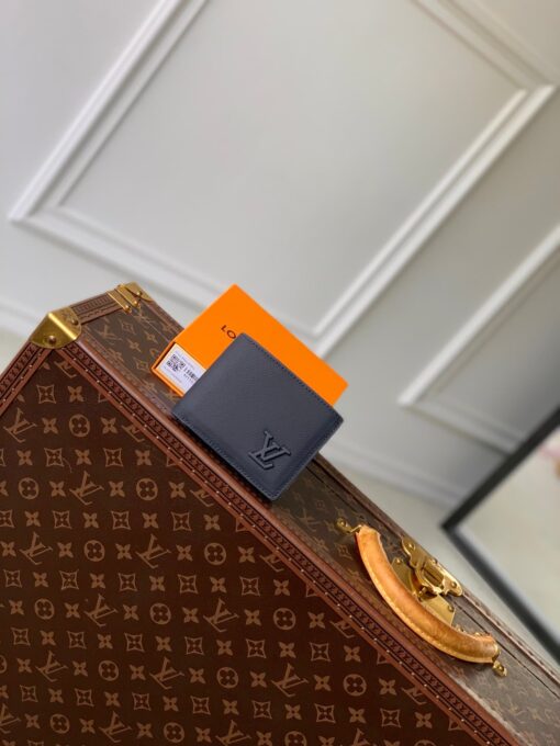 LV M11531 Multiple Wallet