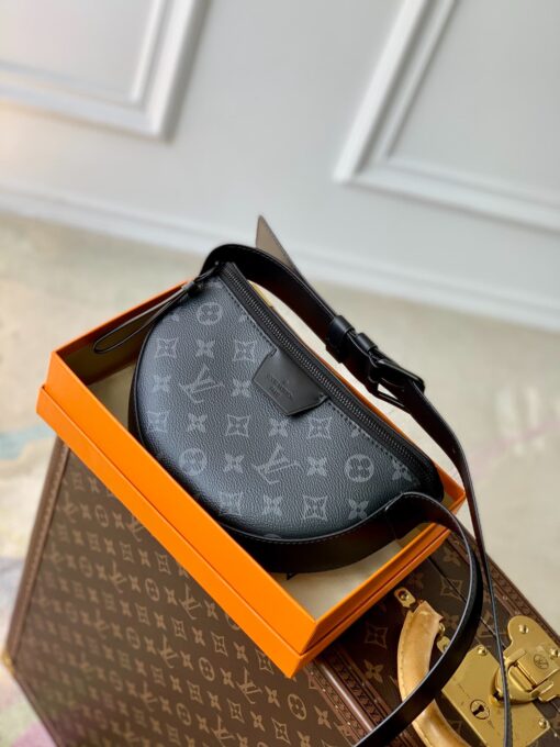 LV Crossbody Black M23835