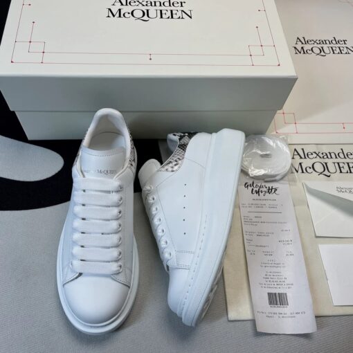 McQueen 722 Sneaker