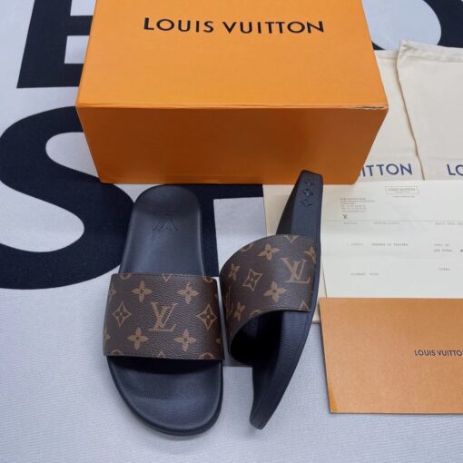 LV Waterfront Mule 1A4 Slide (Men's)