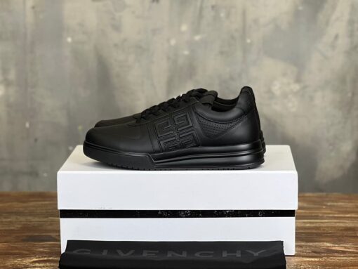 Givenchy G4 Sneakers Leather