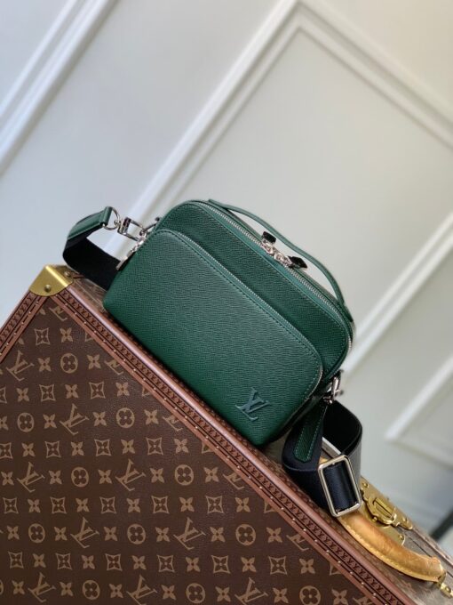 LV M11657 Avenue Messenger