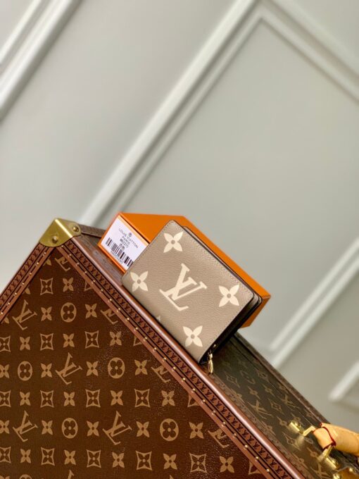 LV Cléa Wallet Cream