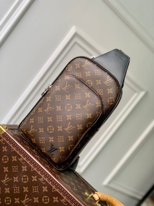 LV Avenue Slingbag Monongram