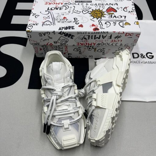 DG Space White