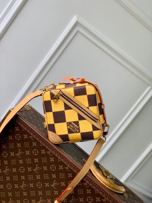 LV Chess Messenger Yellow