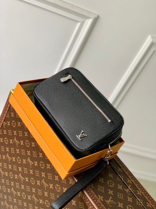 LV Pochette Kasai Black