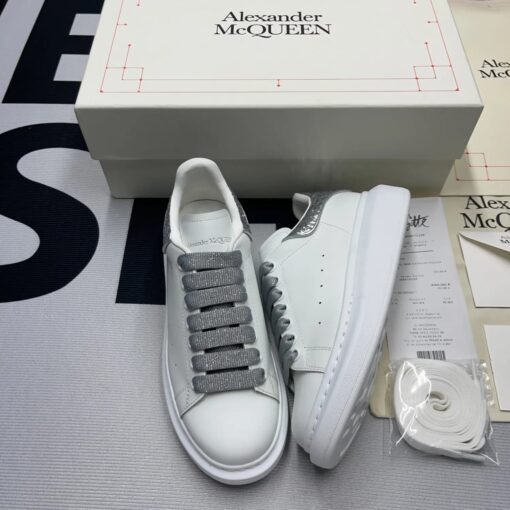 McQueen 746 Sneaker