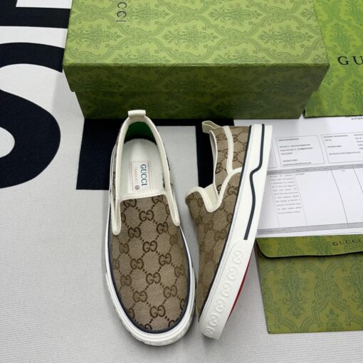 Gucci Slip-On Beige